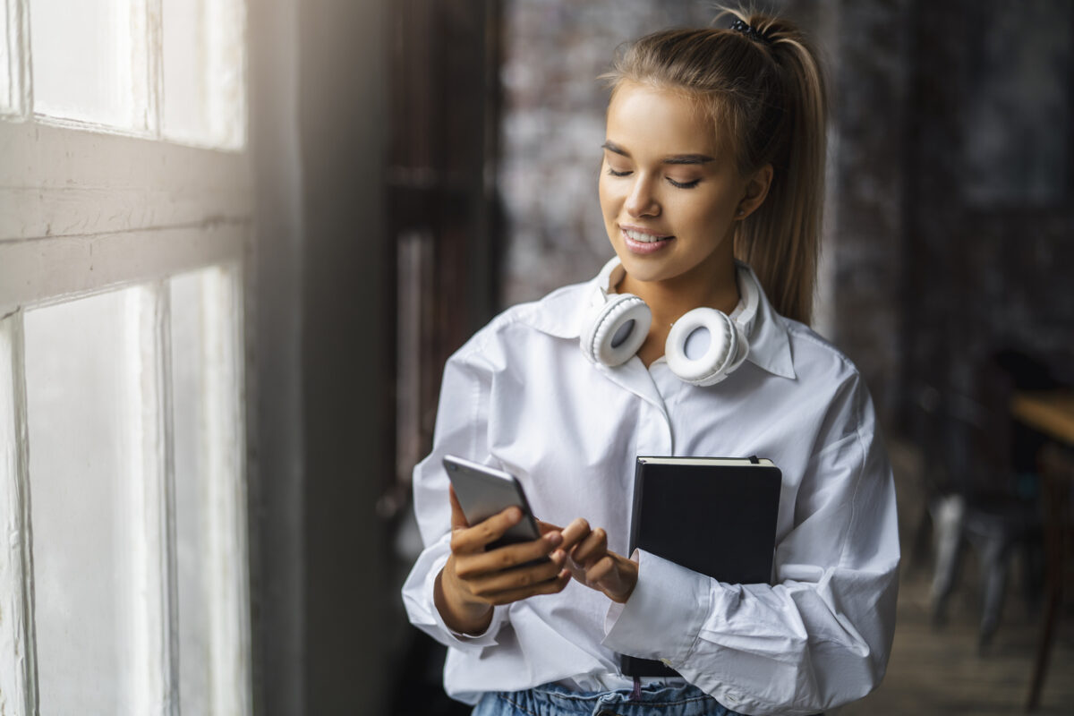 An abandoned cart without email is hard to convert to sales.